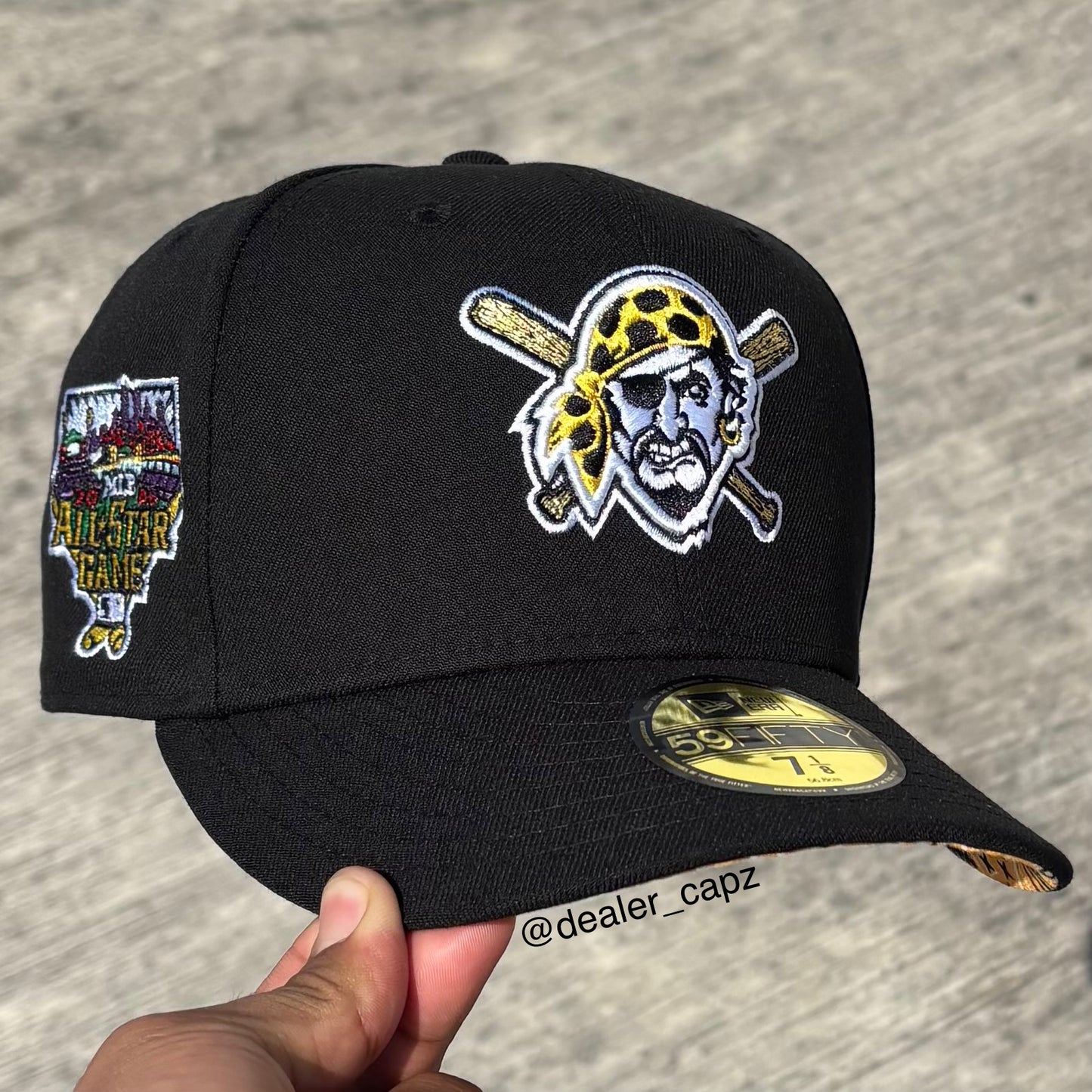 7 1/2 • PIRATES PITTSBURGH