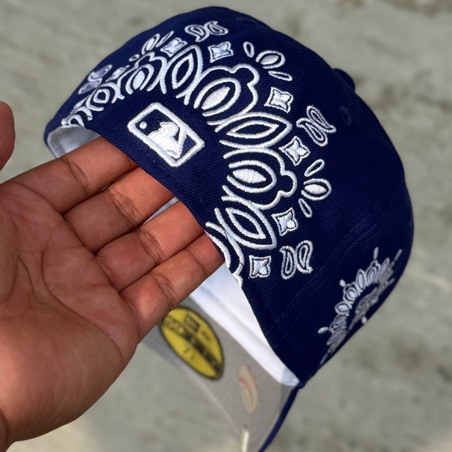 7 1/8 • 7 3/8 • 7 1/2 LOS ANGELES DODGERS PASLEY