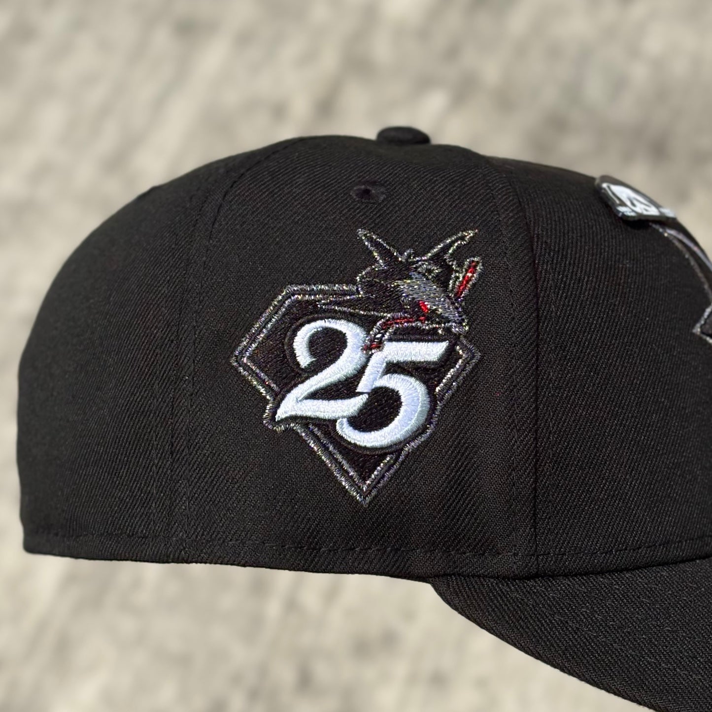 7 1/8 • SHARK BLACK NHL