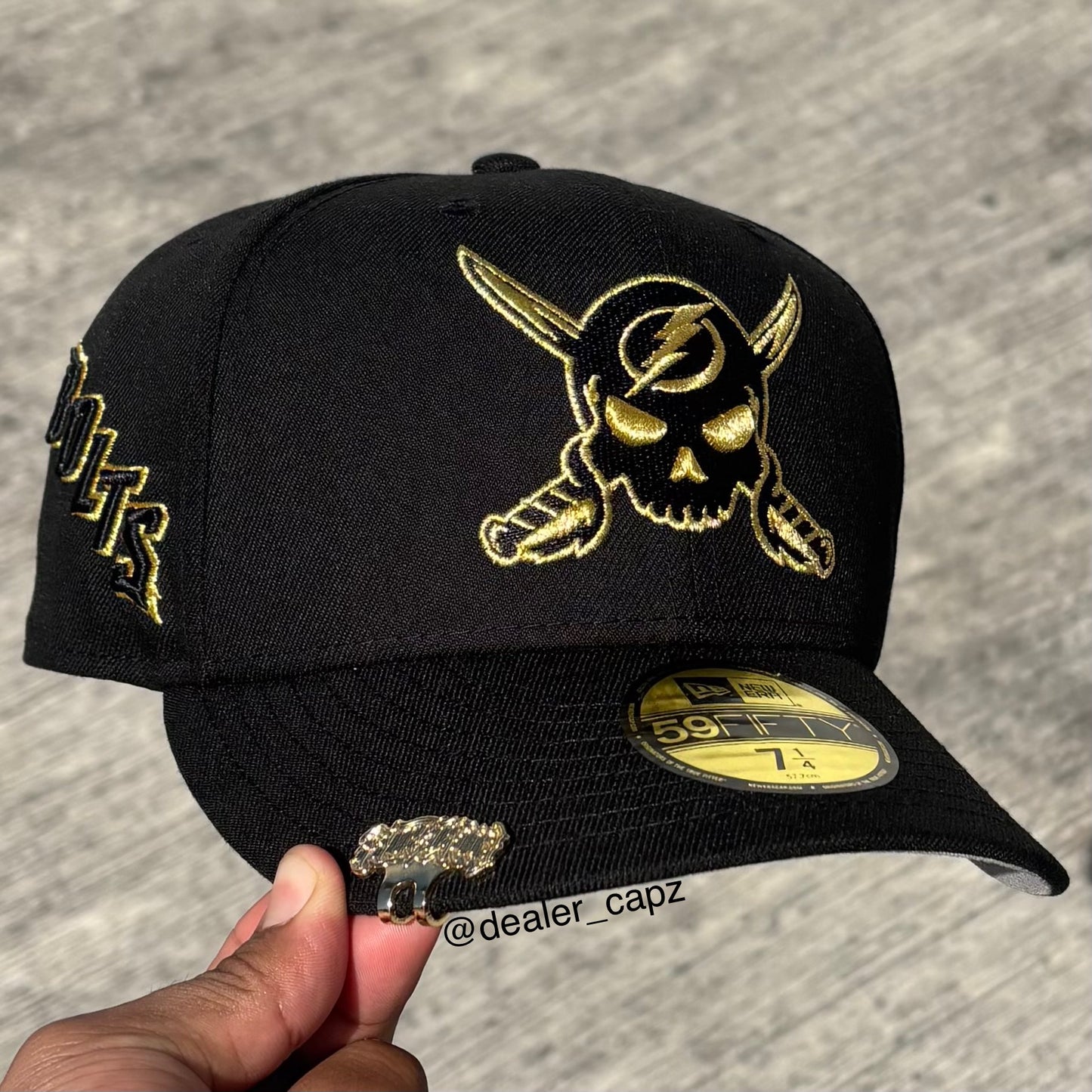 7 • 7 1/4 • 7 3/8 BOLTS GOLD