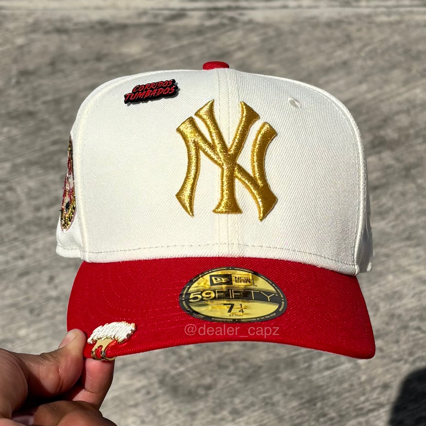 7 • 7 1/2 • NEW YORK YANKEES GOLD