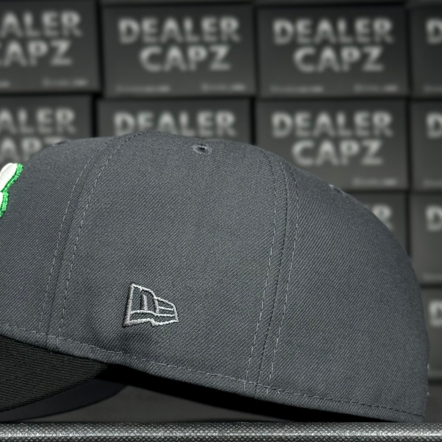 OAKLAND ATHLETICS KANJI (glow in the dark)