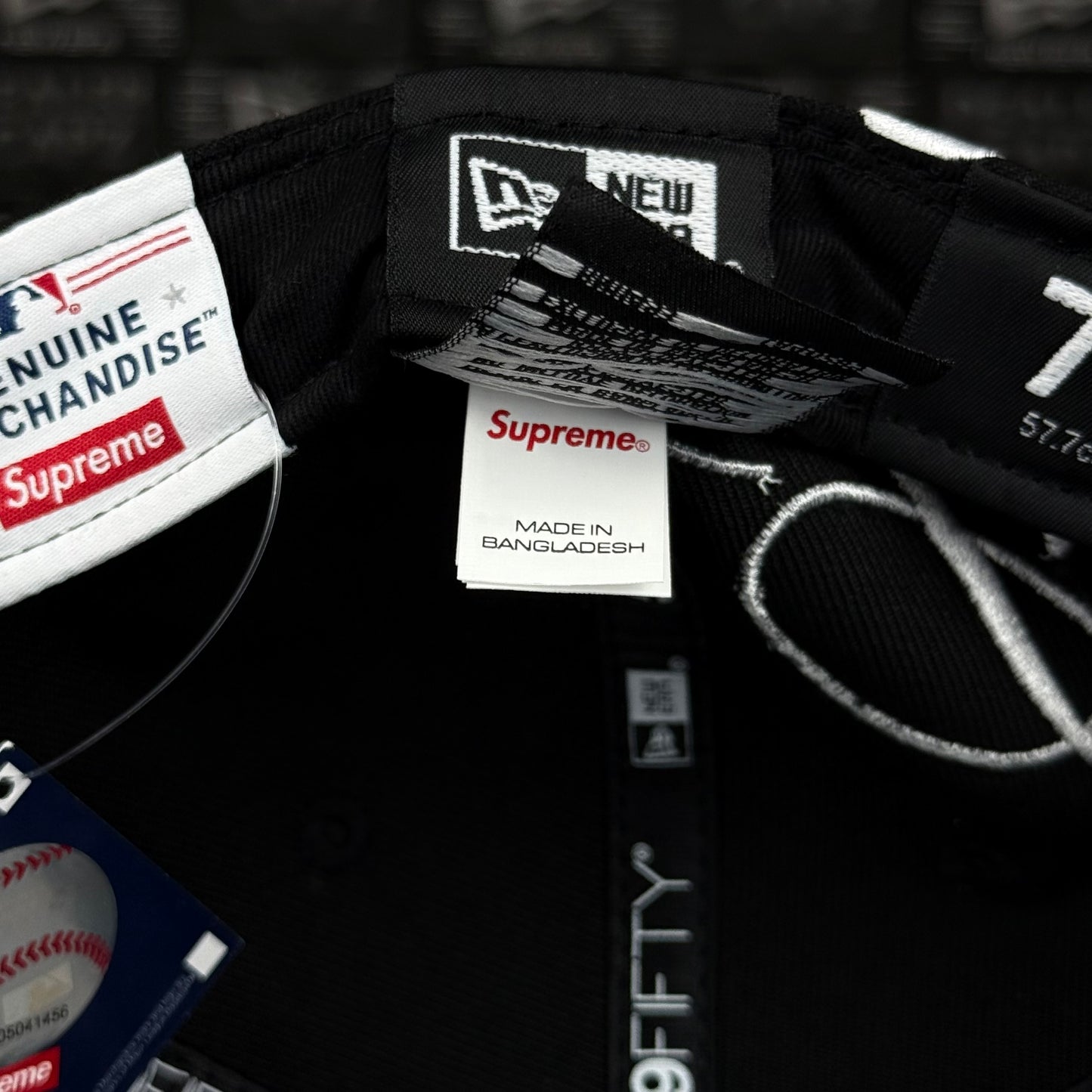 SUPREME x YANKEES BLACK