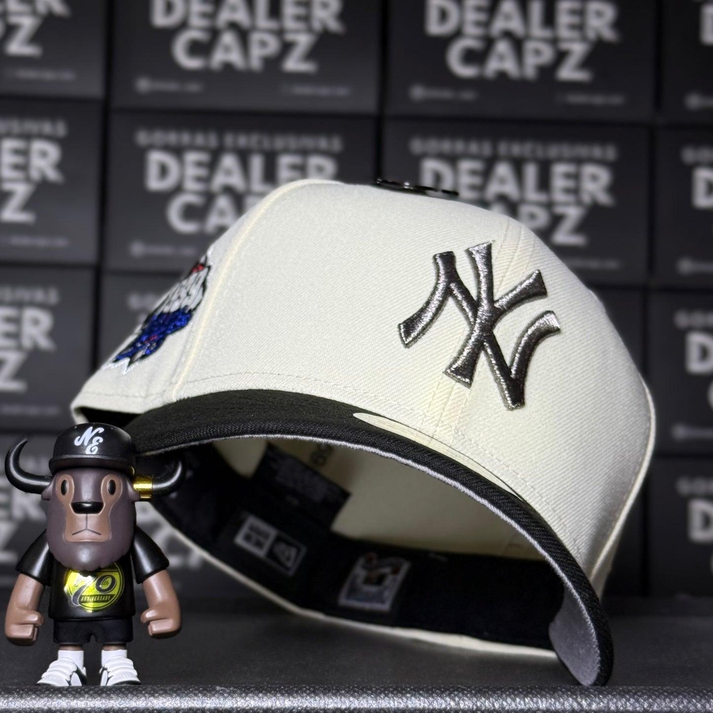NEW YORK YANKEES METALIC