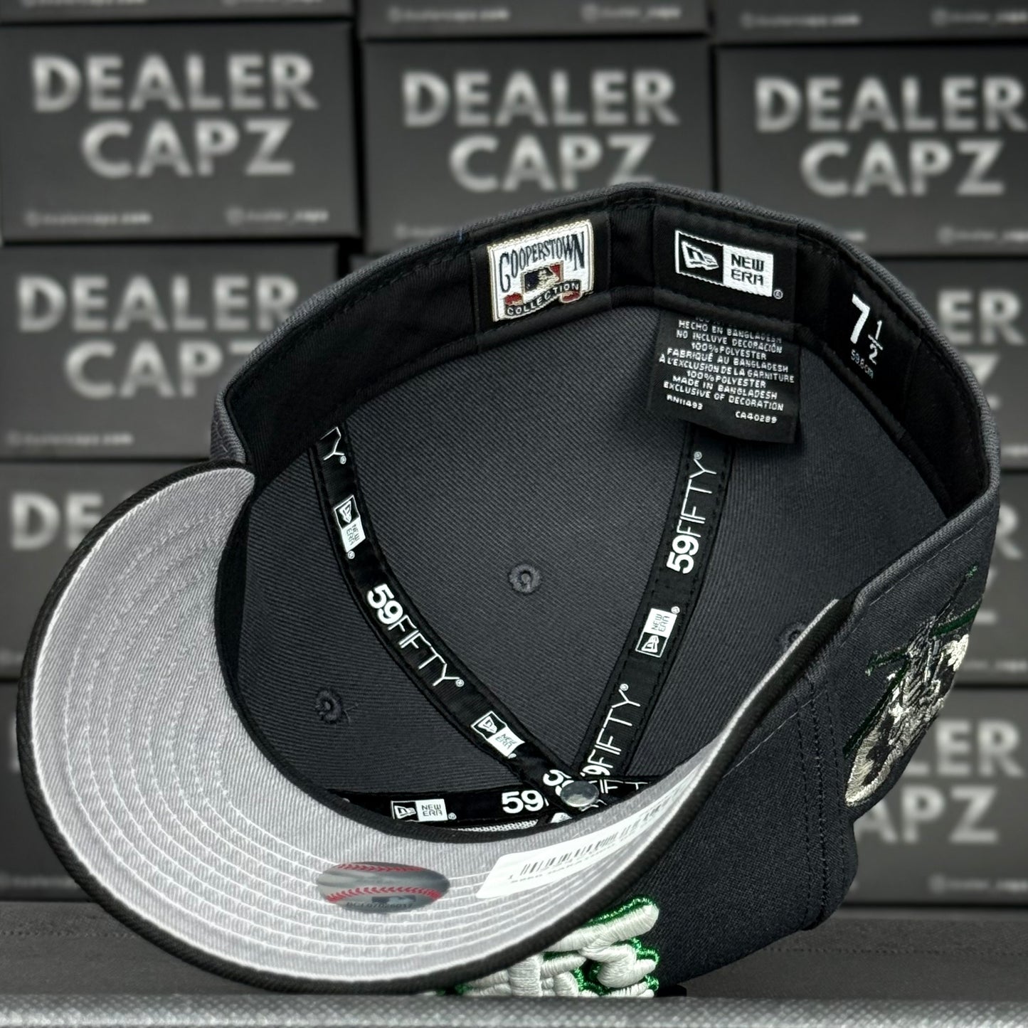 OAKLAND ATHLETICS KANJI (glow in the dark)