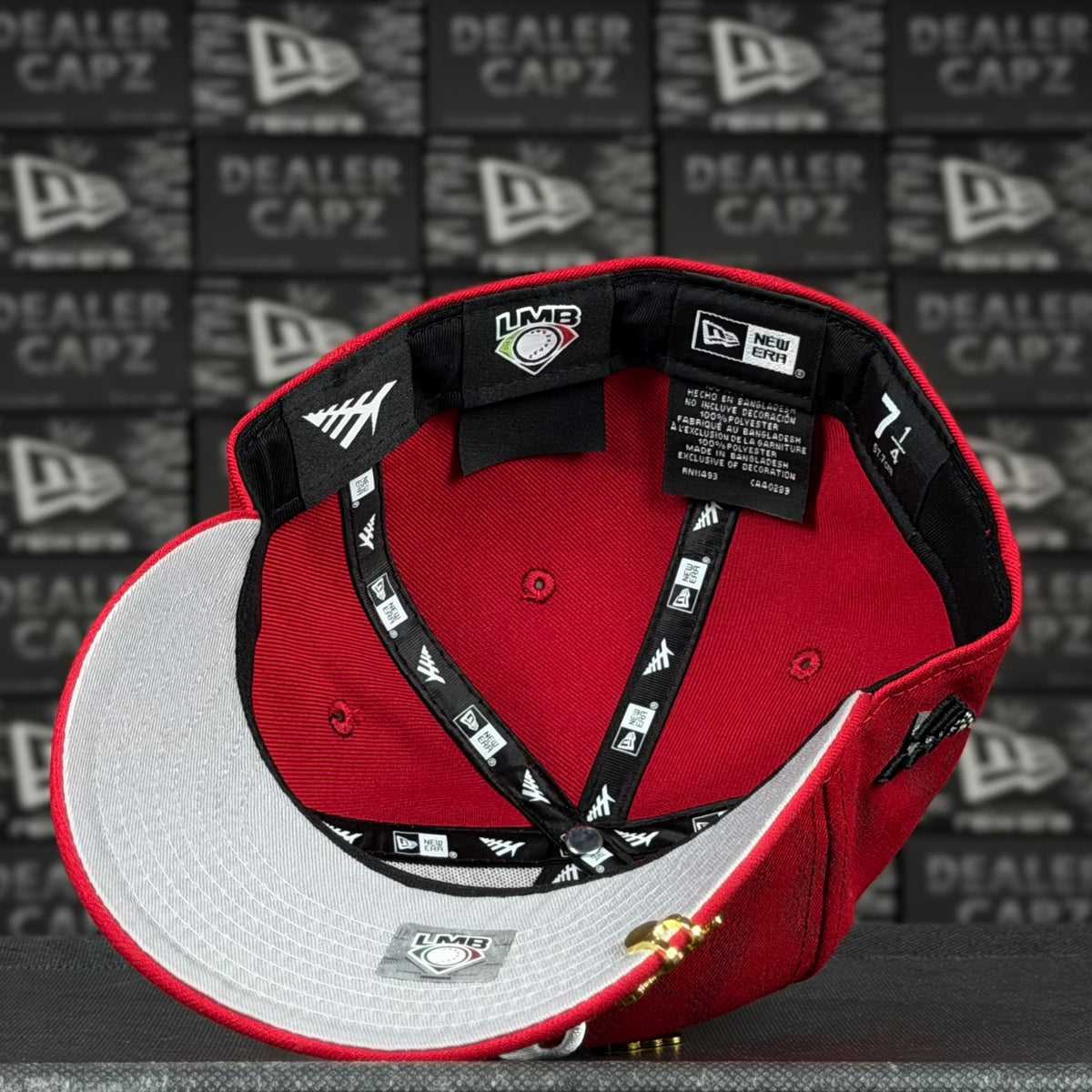 PAPER PLANES x DIABLOS ROJOS