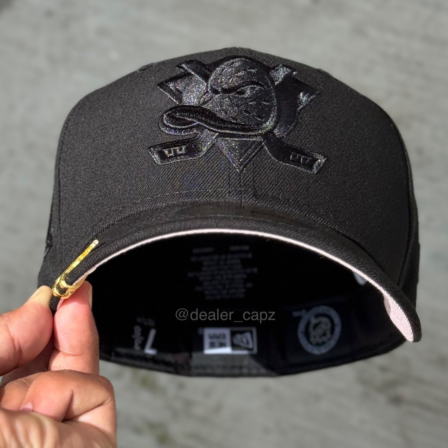 7 1/8 • 7 1/2 ANAHEIM DUCKS BLACK