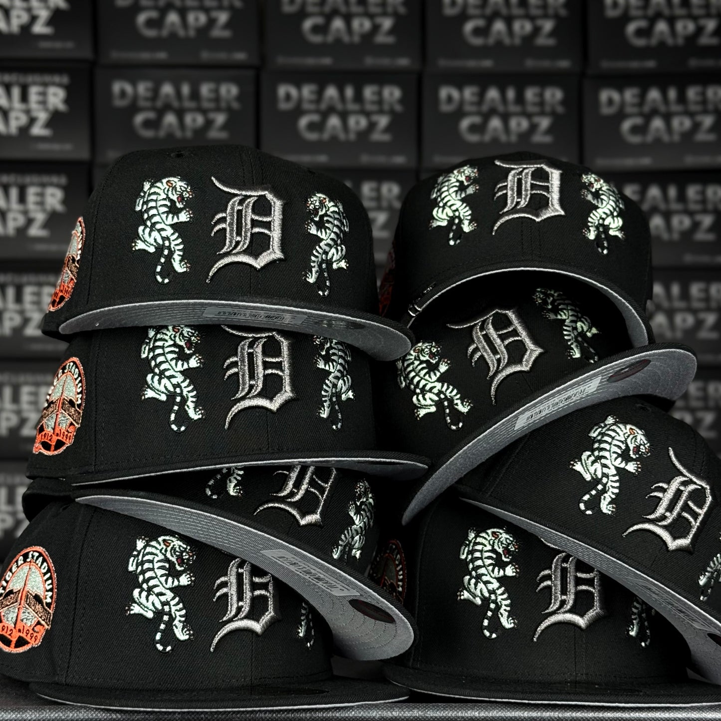 DETROIT TIGERS METALIC
