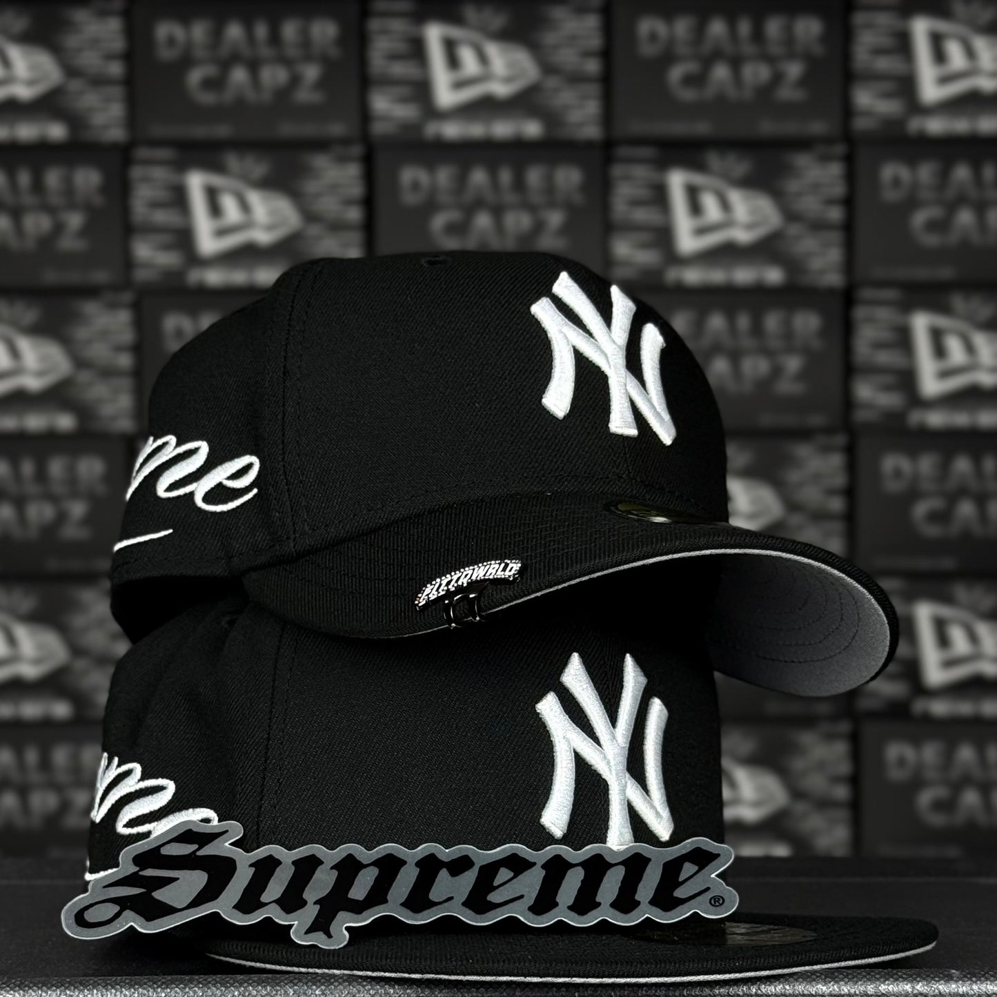 SUPREME x YANKEES BLACK
