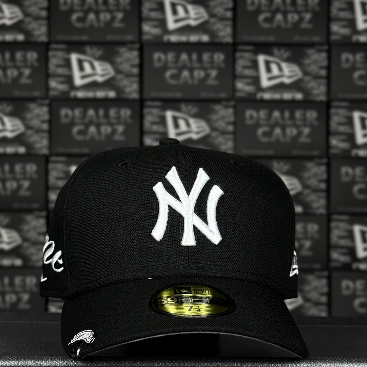 SUPREME x YANKEES BLACK