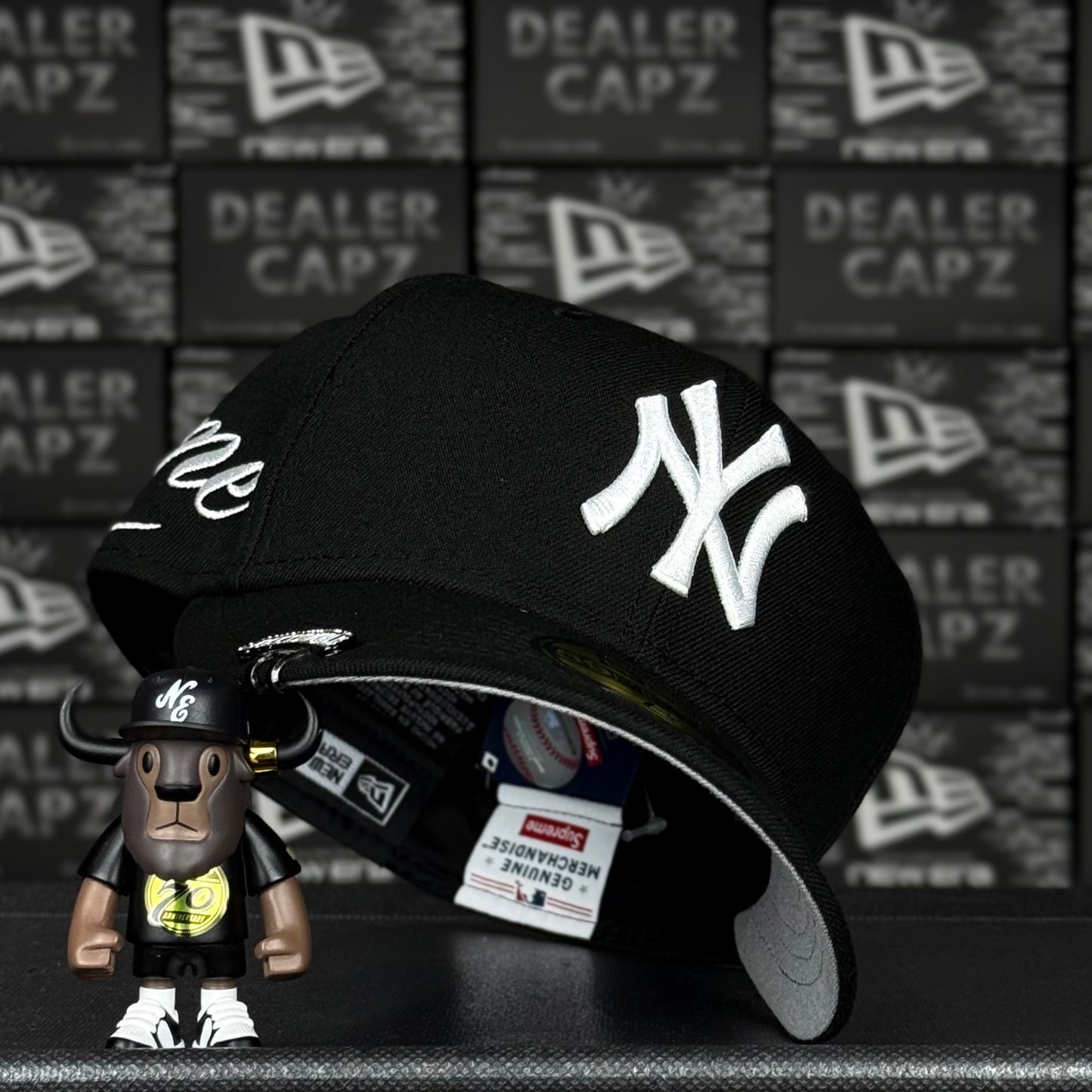 SUPREME x YANKEES BLACK