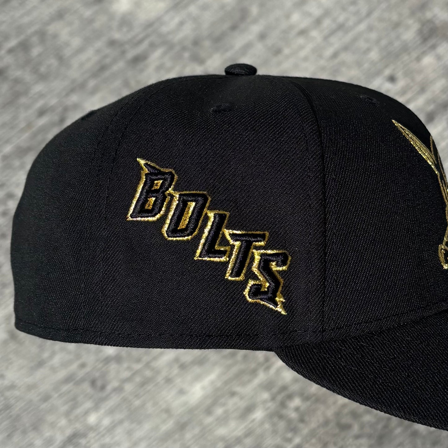 7 • 7 1/4 • 7 3/8 BOLTS GOLD