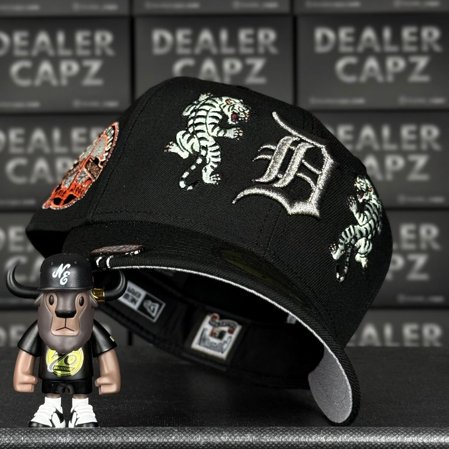 DETROIT TIGERS METALIC
