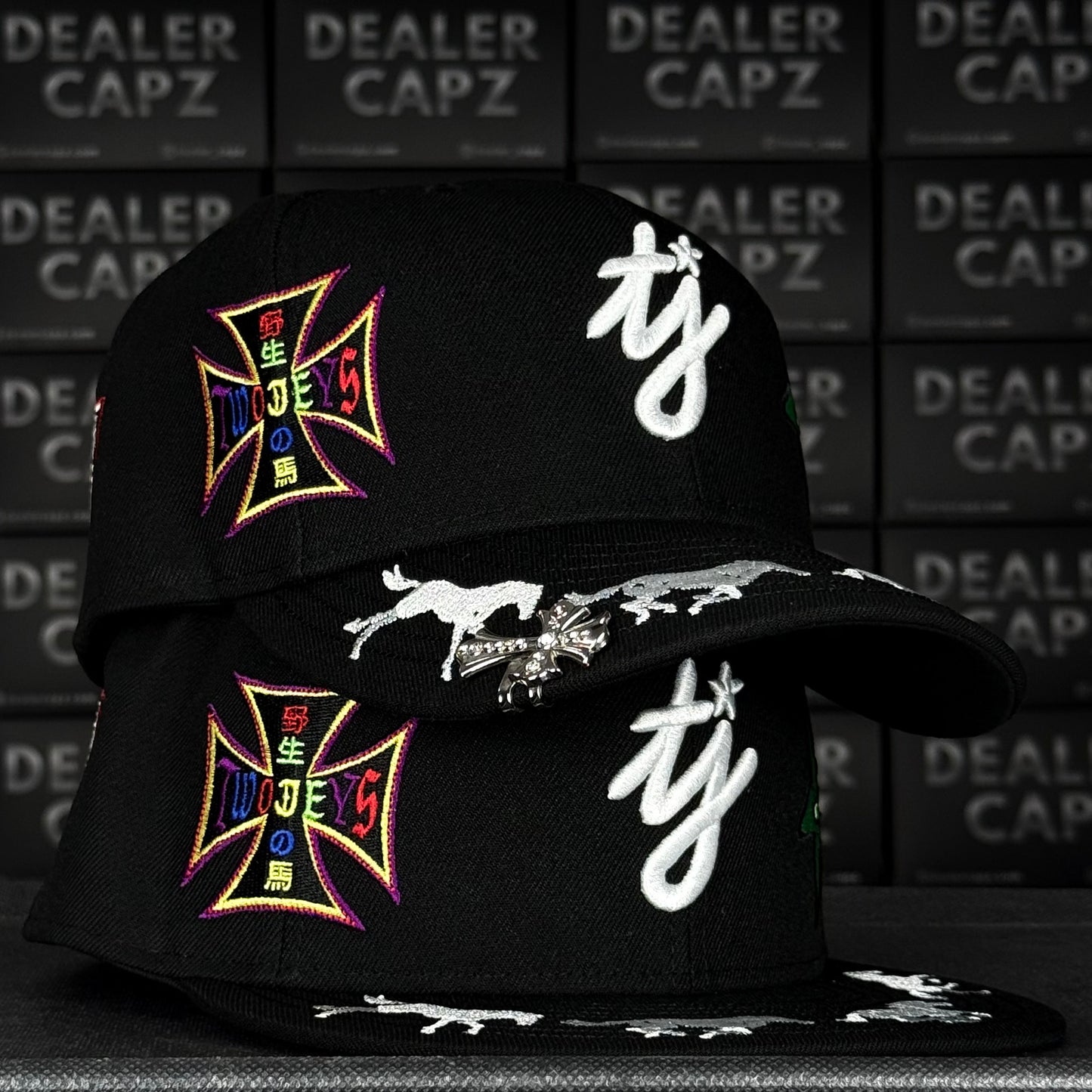 TWO JEYS BLACK