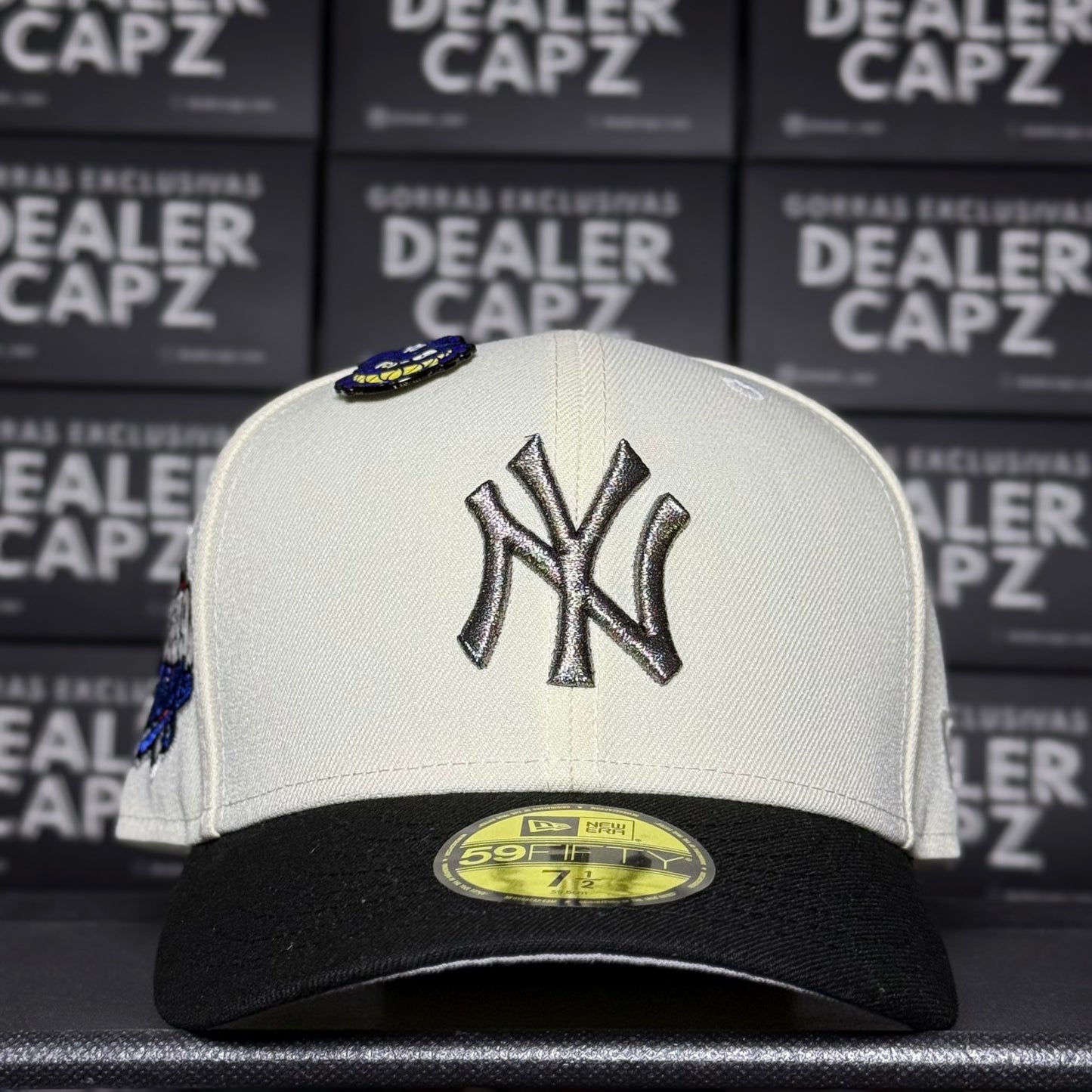 NEW YORK YANKEES METALIC