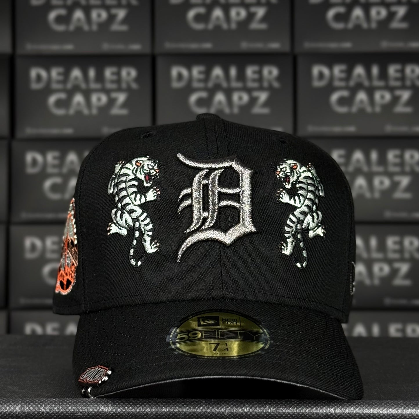 DETROIT TIGERS METALIC