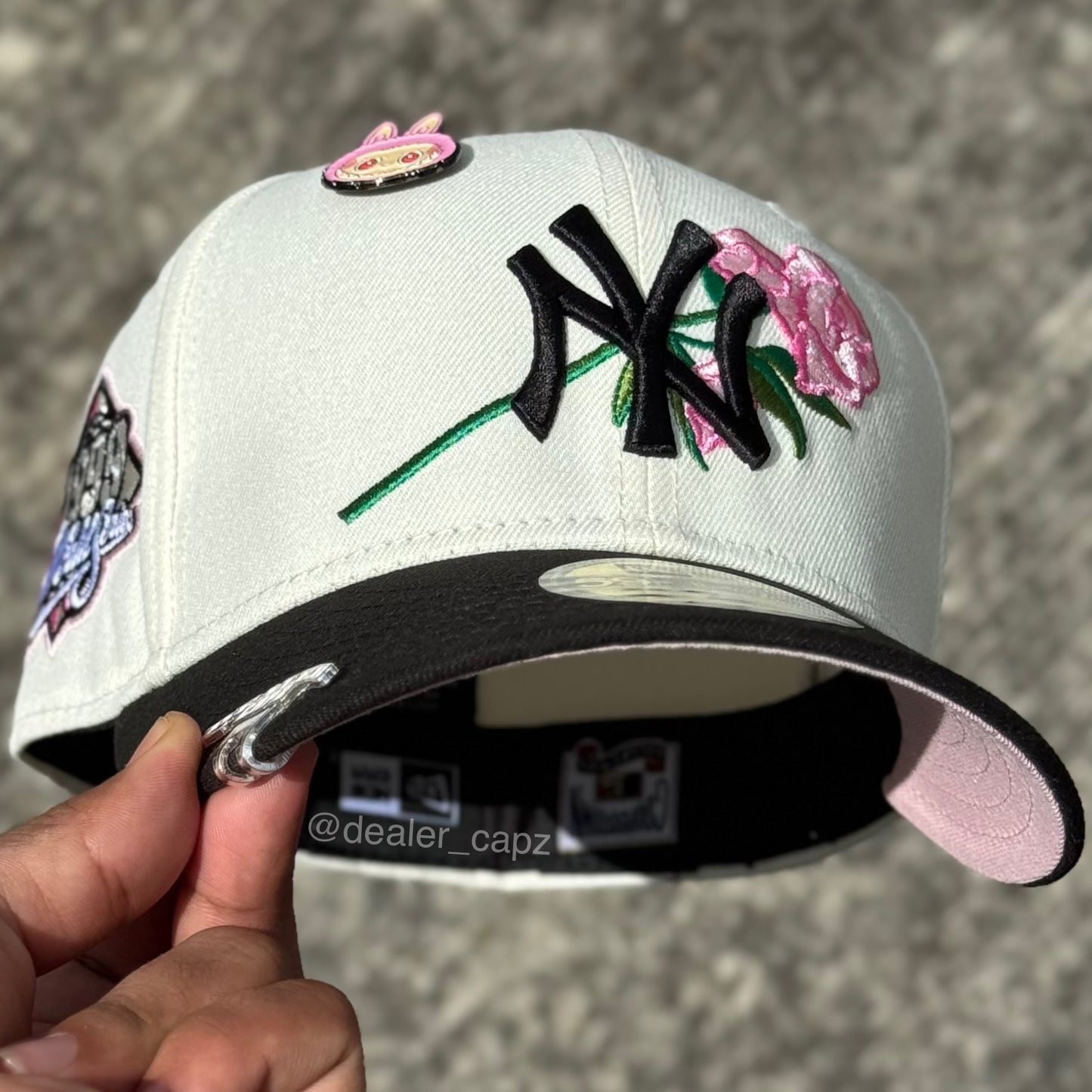 7 • 7 1/8 • 7 1/4 • 7 3/8 NEW YORK YANKEES ROSA