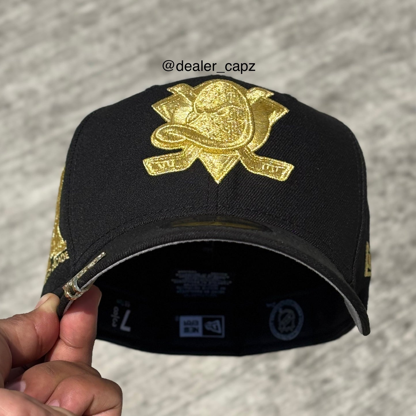 7 • 7 1/8 • ANAHEIM DUCKS GOLD