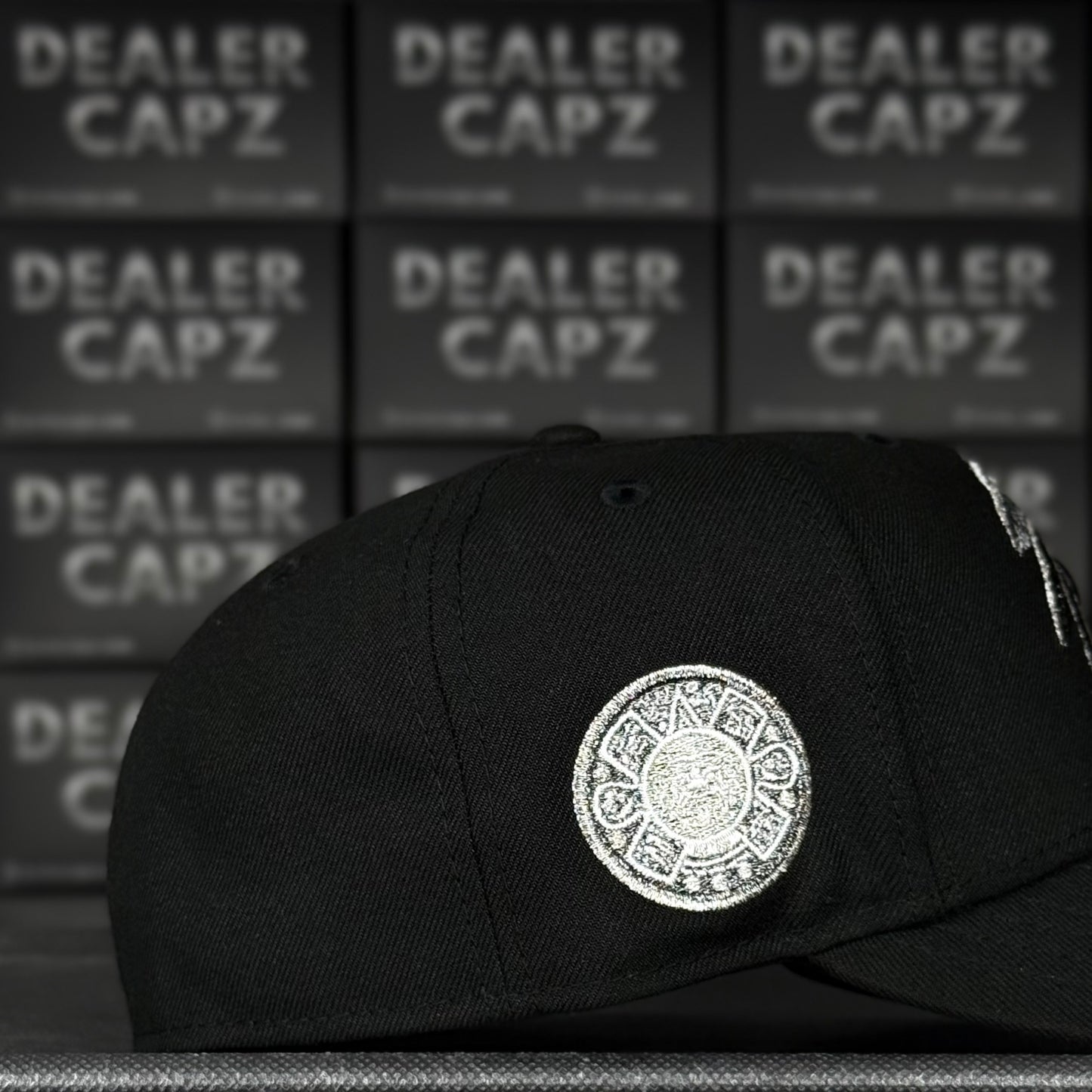 SKULL AZTECA METALLIC BLACK