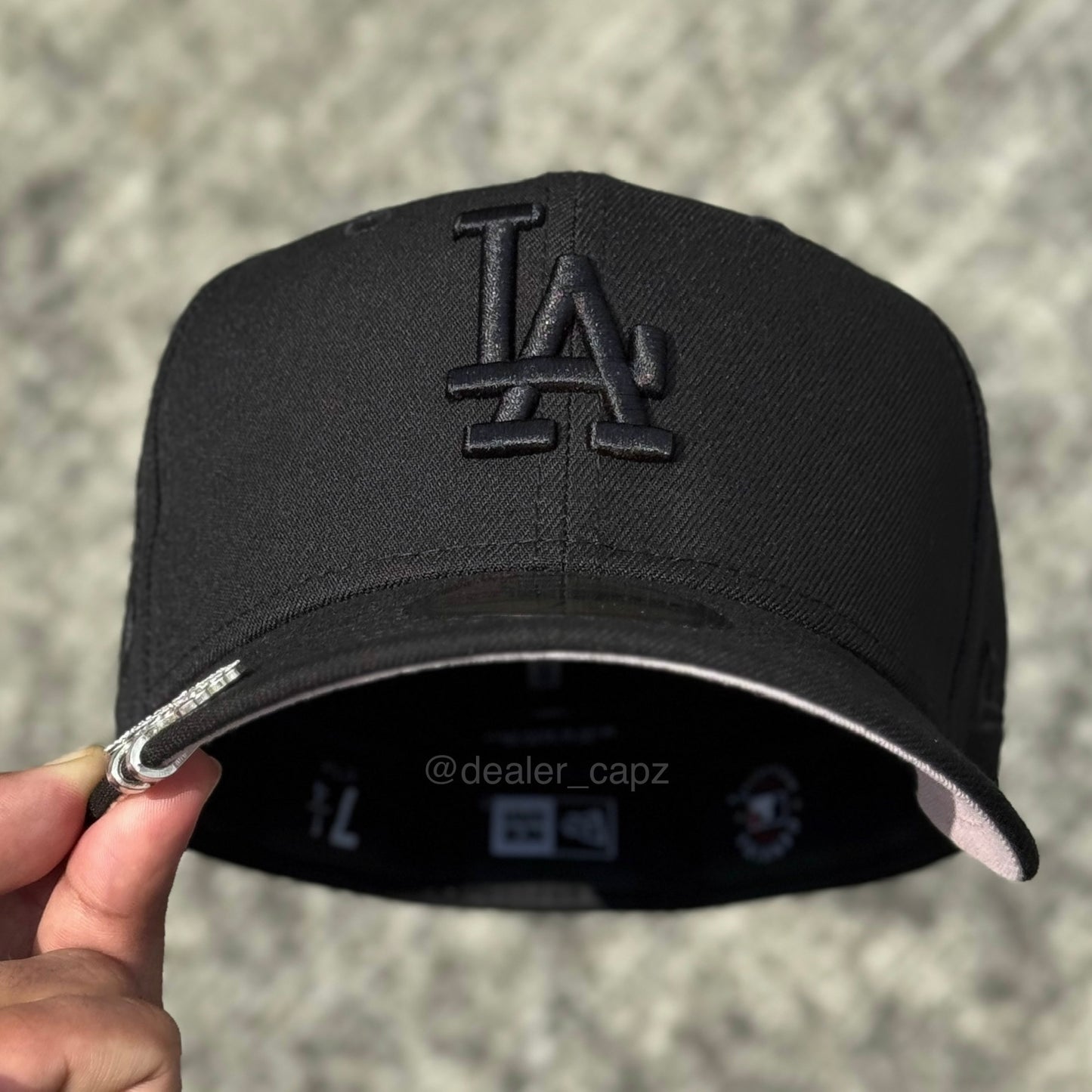 7 1/8 • 7 1/4 • 7 3/8 LA DODGERS BLACK OHTANI