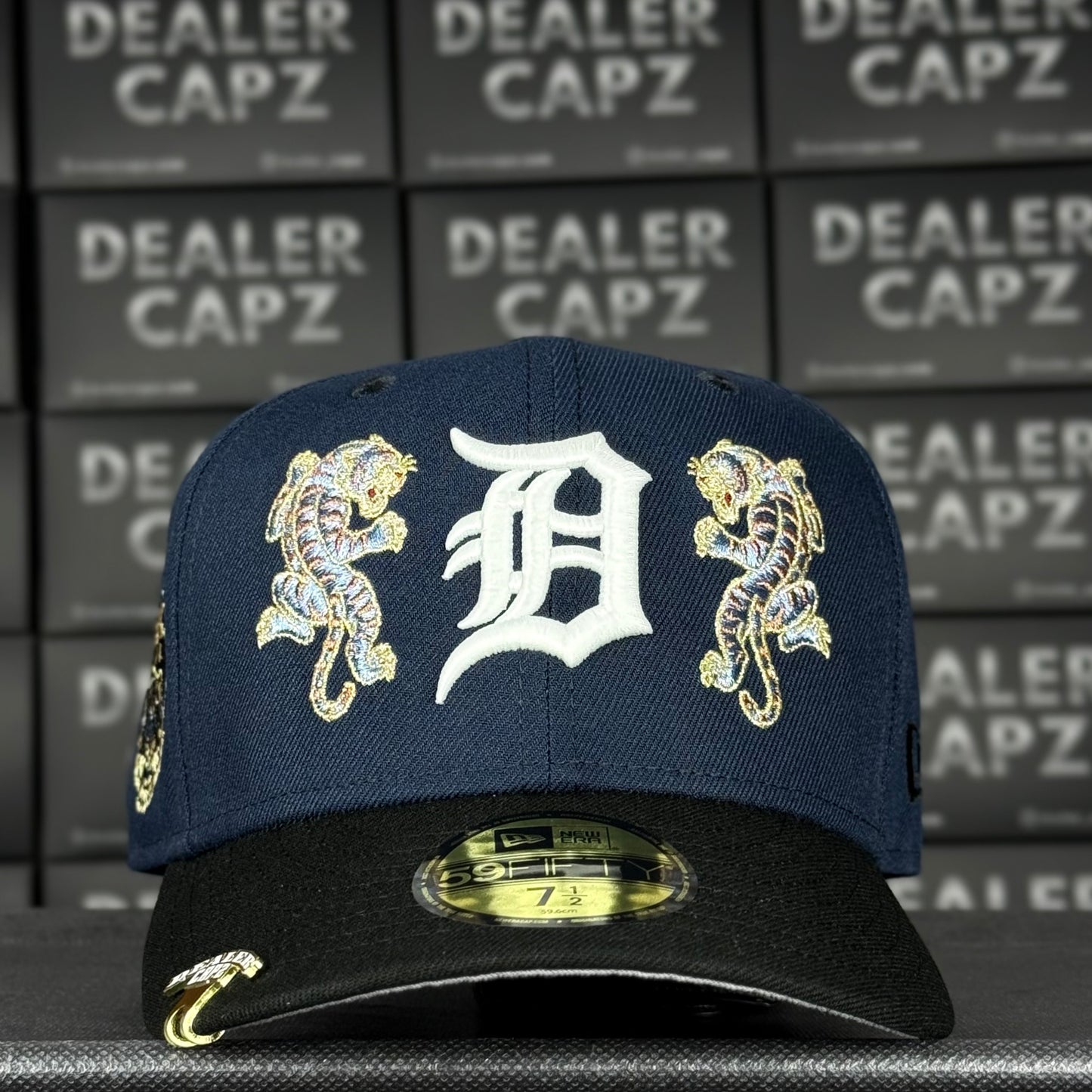 DETROIT TIGERS (glow)