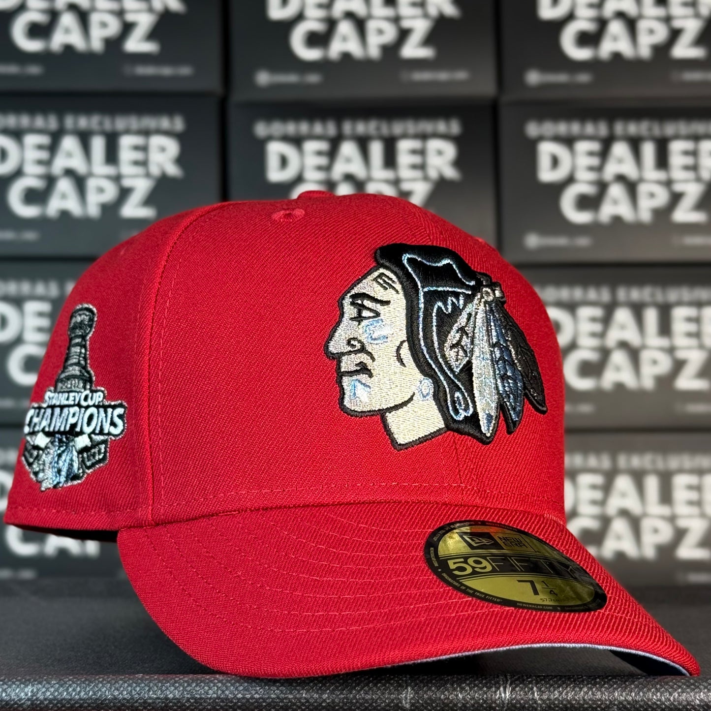 7 1/4 • 7 1/2 CHICAGO BLACKHAWKS