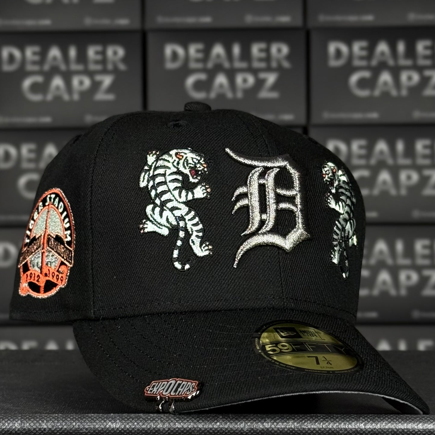 DETROIT TIGERS METALIC