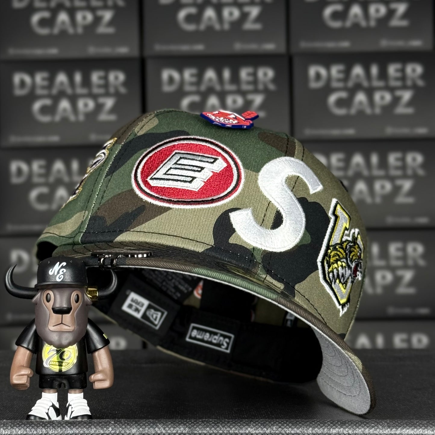SUPREME “THE MASCOTS LOGOS”