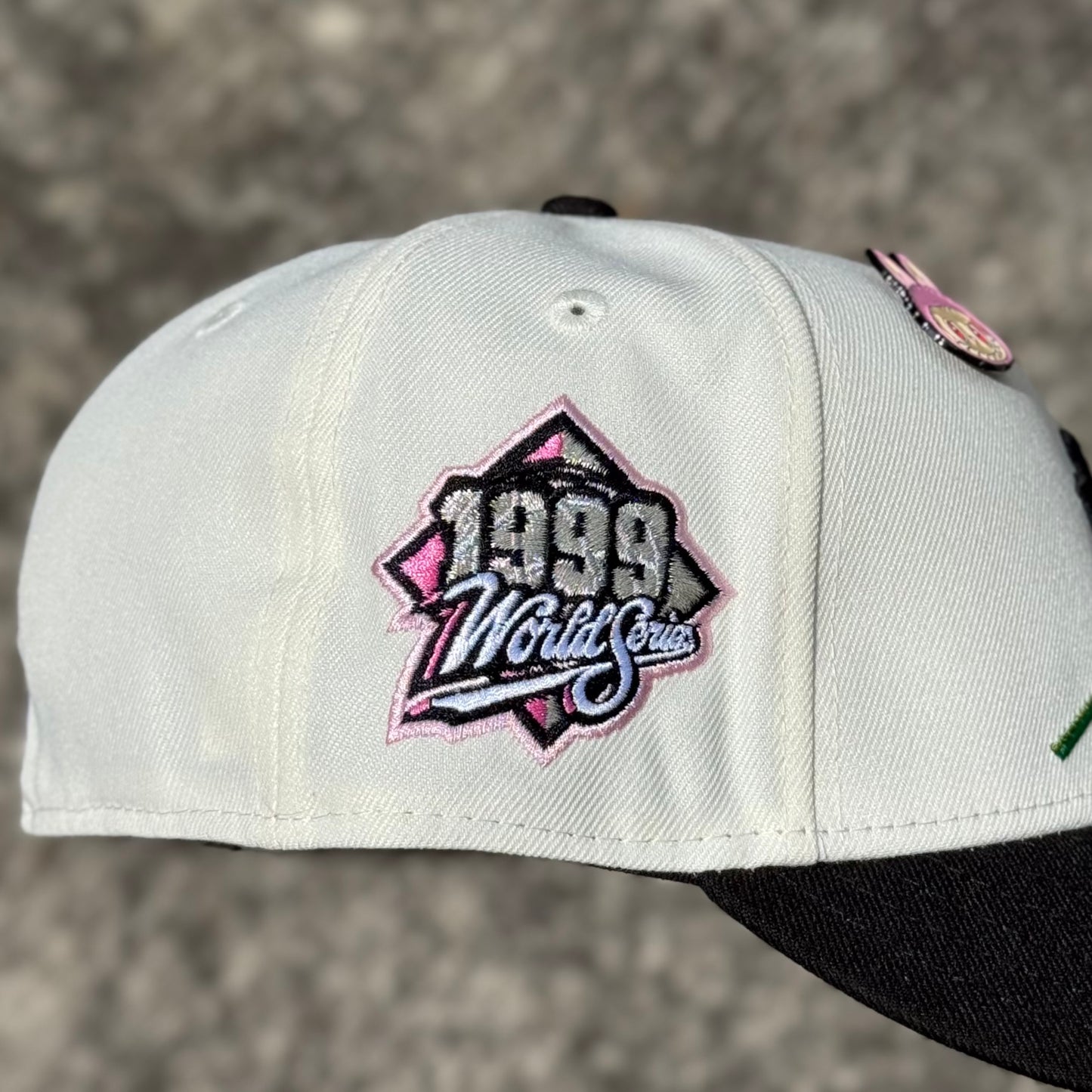 7 • 7 1/8 • 7 1/4 • 7 3/8 NEW YORK YANKEES ROSA