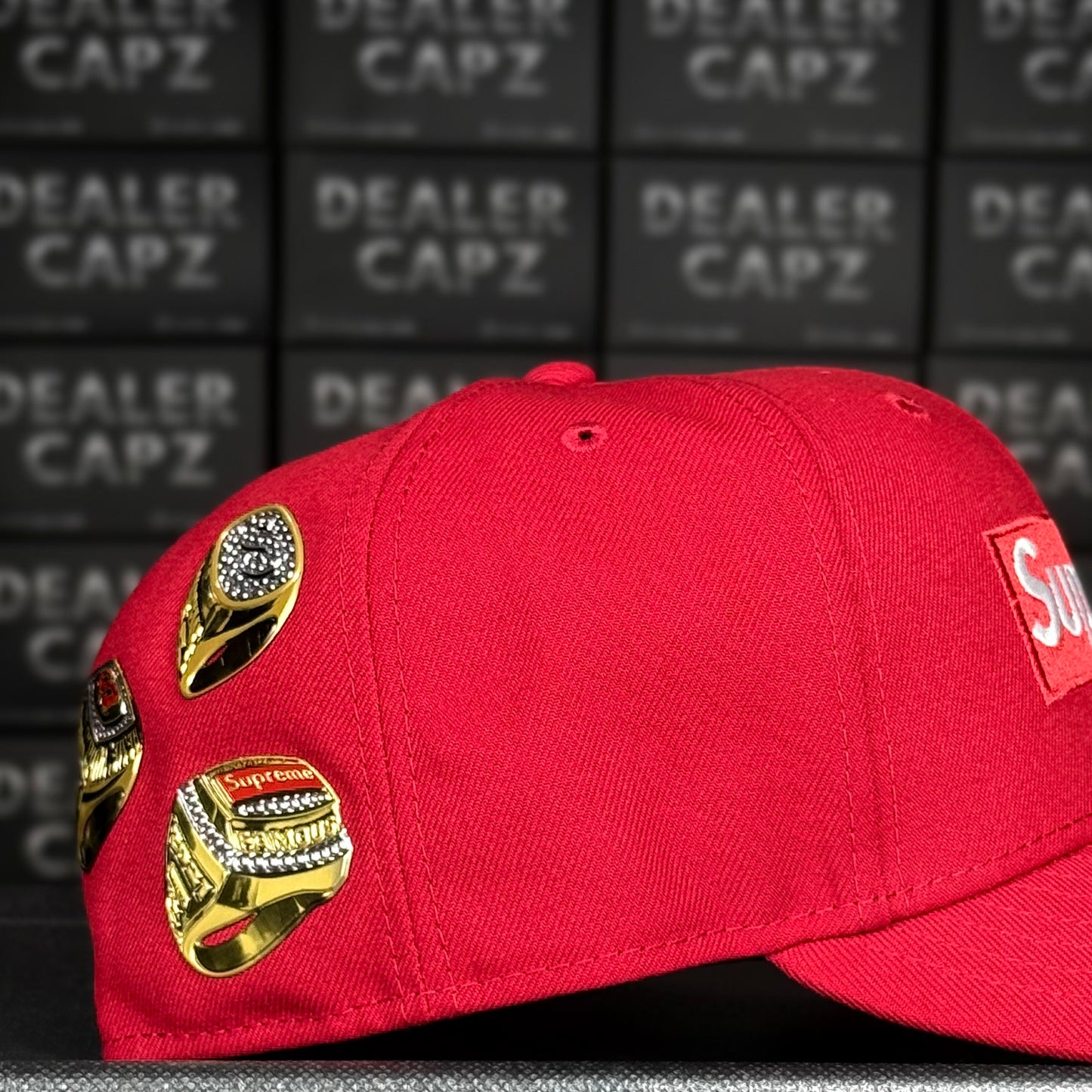 SUPREME BOX LOGO “RINGS”
