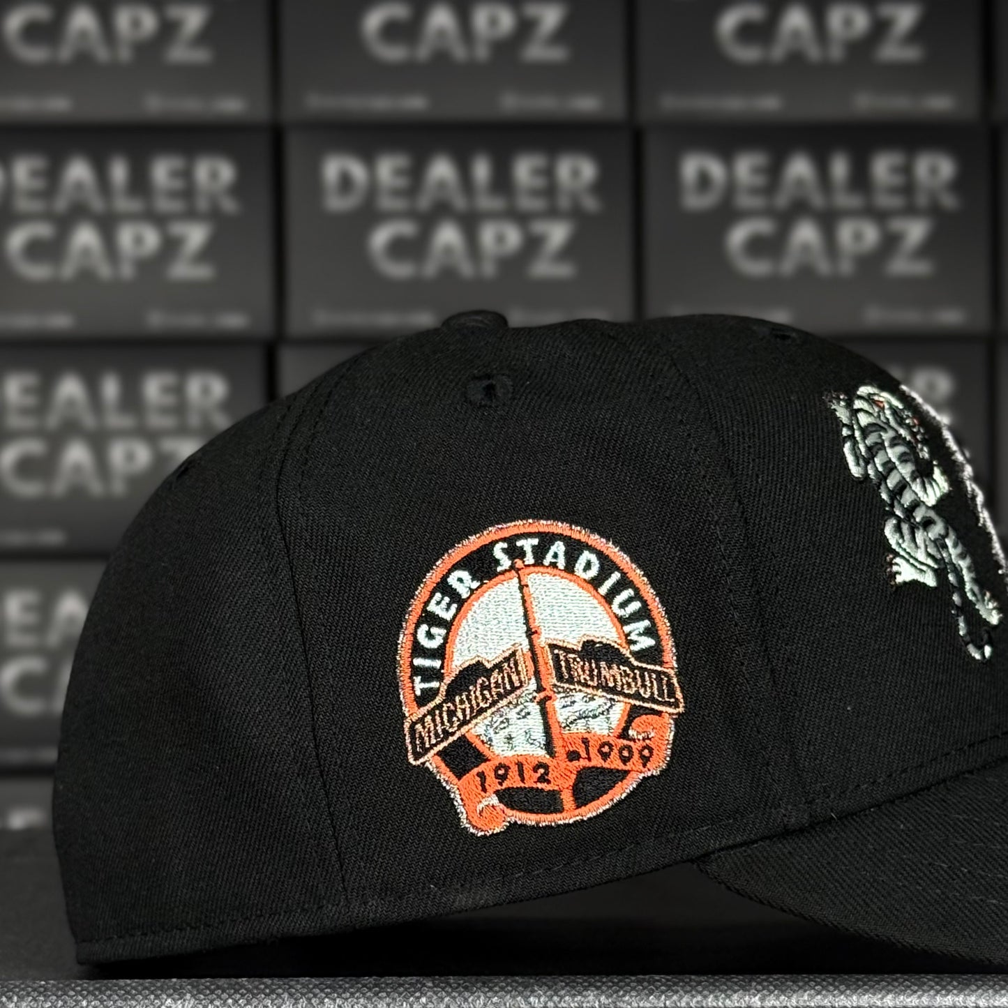 DETROIT TIGERS METALIC