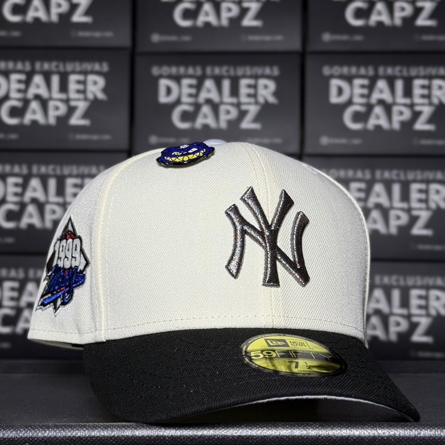 NEW YORK YANKEES METALIC