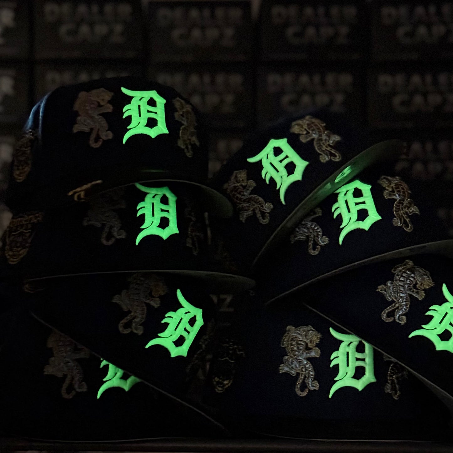DETROIT TIGERS (glow)
