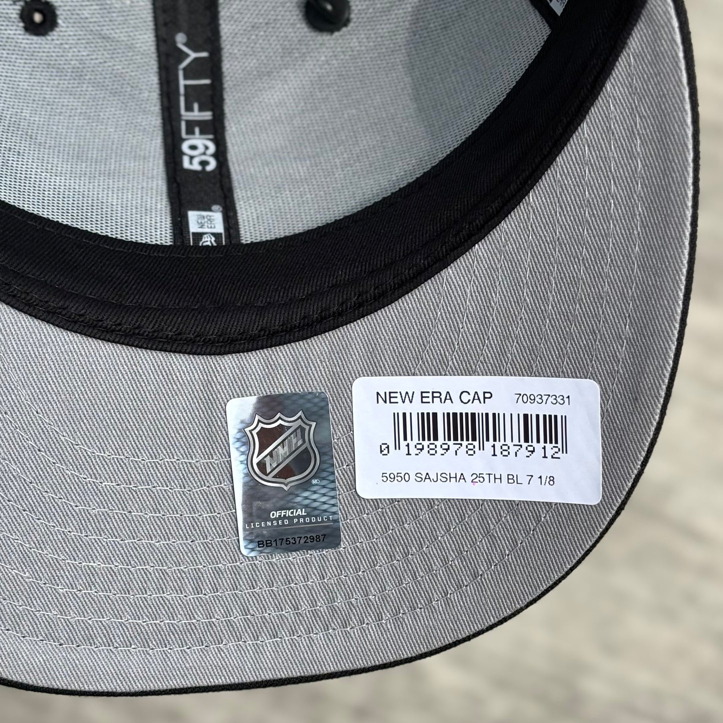 7 1/8 • SHARK BLACK NHL